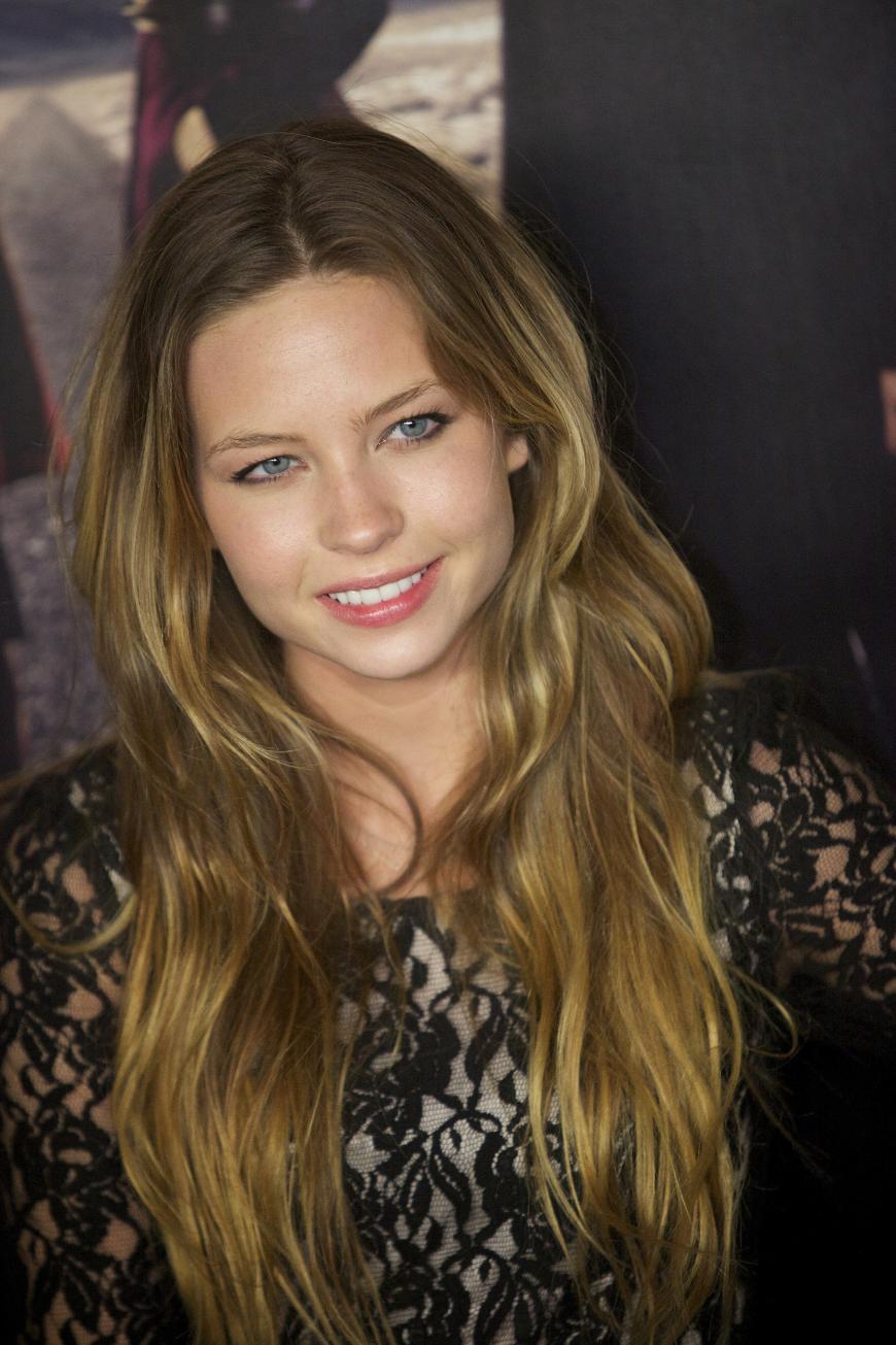An Daveigh Chase ist der Film spurlos vorbeigegangen. Ohne Skandale wuchs die hübsche US-Amerikanerin wohl behütet auf und trägt statt nassen schwarzen Haaren lieber schöne Strähnchen in honigblondem Haar.