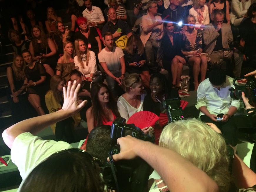 Christine Neubauer, Susanne von Borsody und Auma Obama sind bei den Fotografen heiß begehrt!