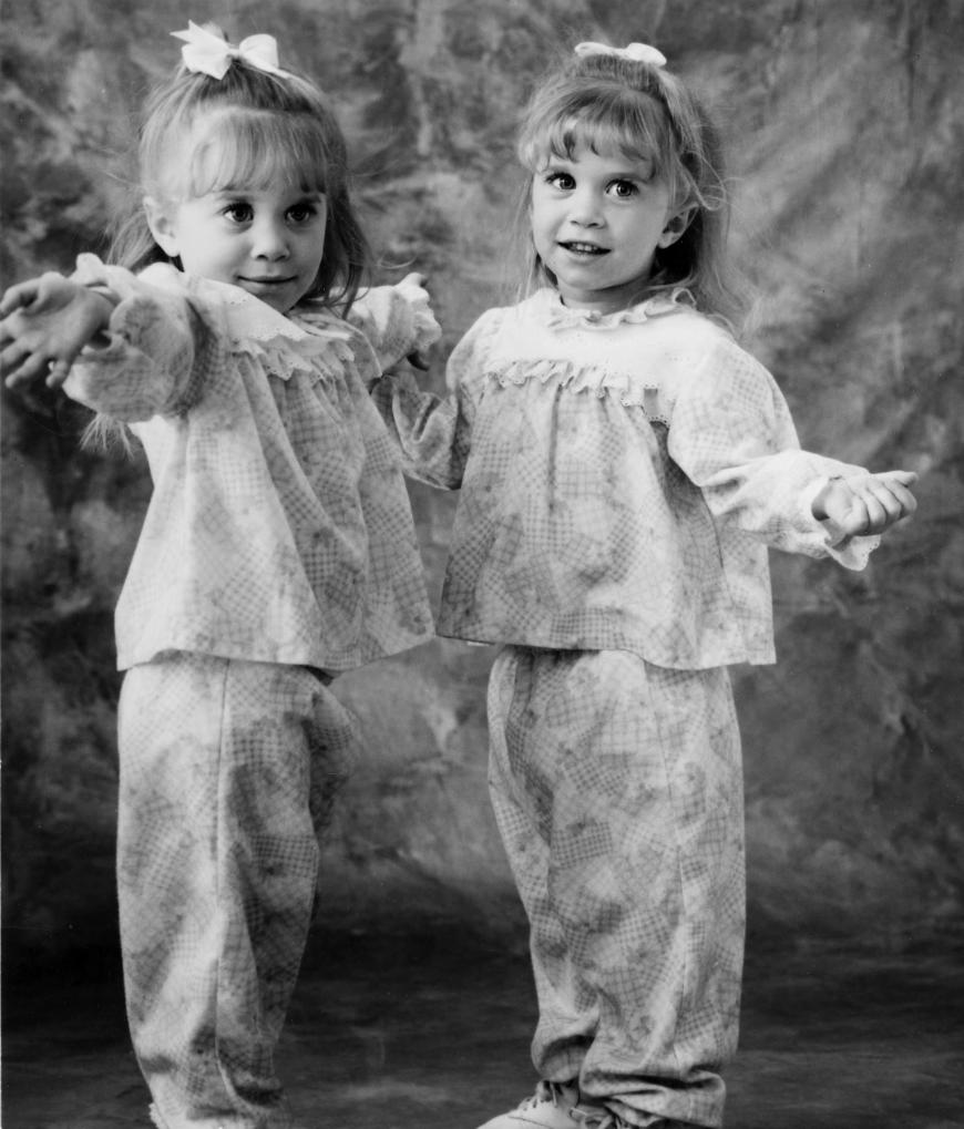 Awwwwww! Mary-Kate und Ashley Olsen starteten ihre Karriere sehr früh. Die Zwillingsschwestern spielten in