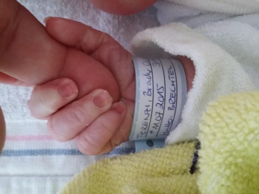 Das erste Bild von Marc Terenzis Sohn Brady Ocean Terenzi. Doch das Baby kam unter dramatischen Umständen zur Welt.