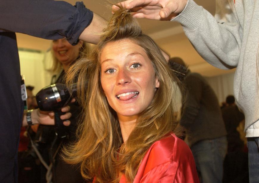 Hinter den Kulissen ist Gisele immer für ein Scherzchen zu haben.