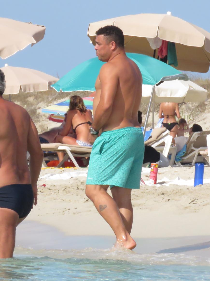 Bei seinem derzeitigen Verein hat Ronaldo wohl die eine oder andere Trainingseinheit sausen lassen. Wer will's ihm verdenken ...