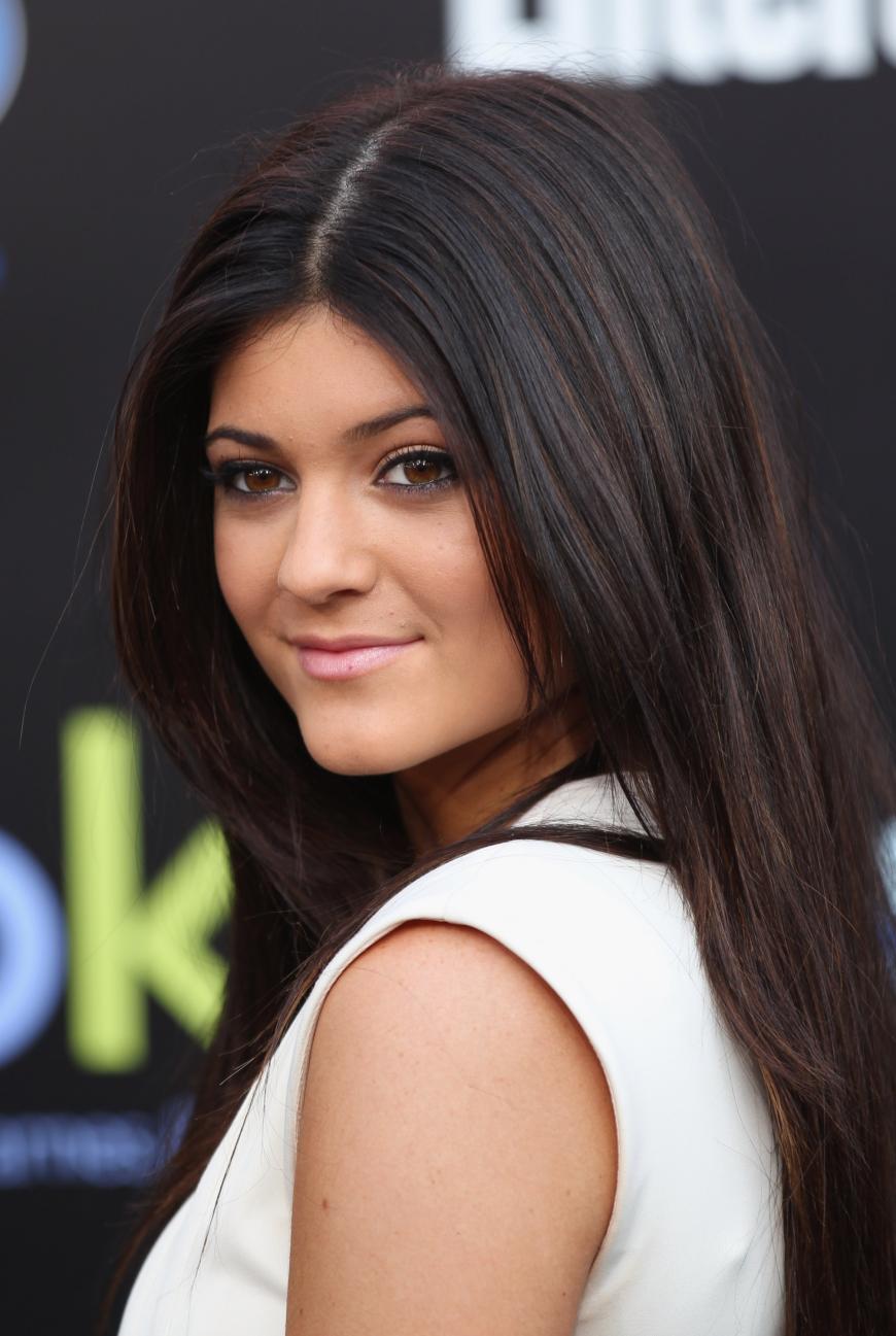 Auch 2012 zeigt sich Kylie noch relativ natürlich.