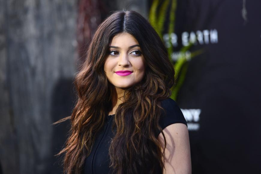 So langsam merkt Kylie offenbar, auf welche Gesichtspartie sie die Aufmerksamkeit künftig lenken möchte.