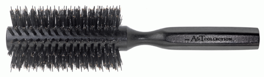 „A&T Collection“-Rundbürste von Arnoldy & Traub, mit Naturborsten, ca. 38 Euro, arnoldyundtraub.de