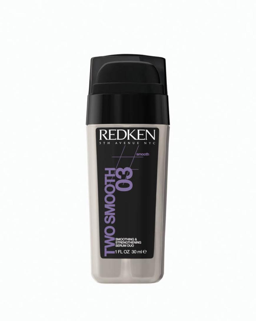 3 „Two Smooth 03“ glättende Zwei-Kammern-Pflege von Redken, ca. 25 Euro, beim Friseur
