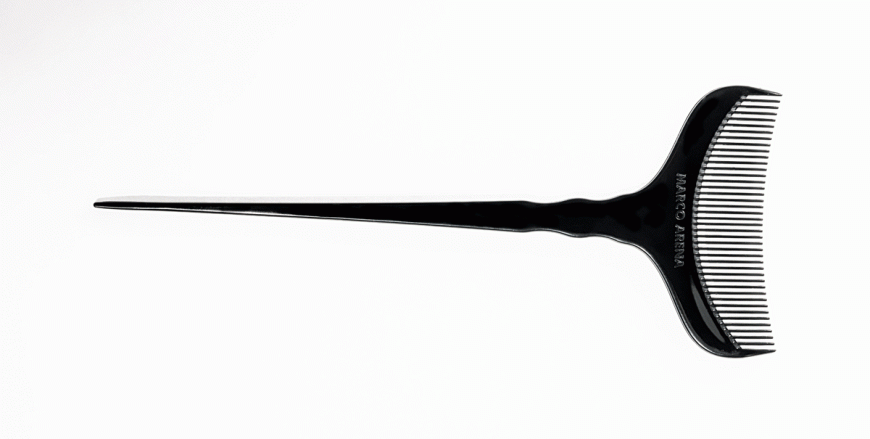 „Bulk Comb“-Toupierkamm von Marco Arena, ca. 15 Euro, marco-arena.de