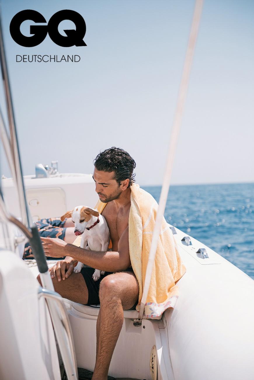 Sonne, Wasser, ein kleiner süßer Hund - und Elyas M'Barek für