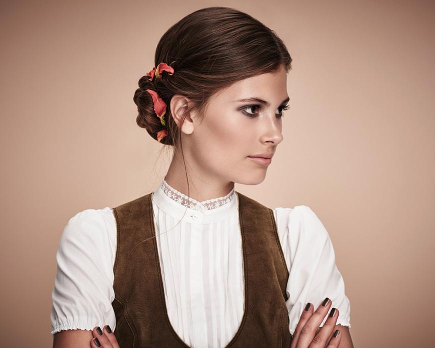 Gekordelter Chignon
