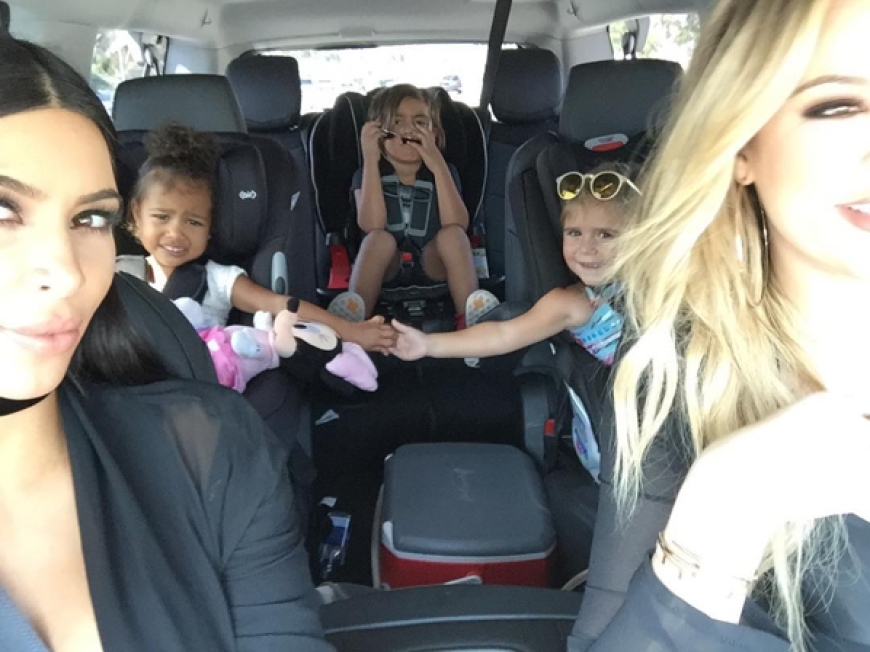 Süßer Road-Trip bei den Kardashians. Die Kids Mason, North West und Penelope besuchen mit Kim Kardashian und Khloé Kardashian ihre Oma in San Diego.