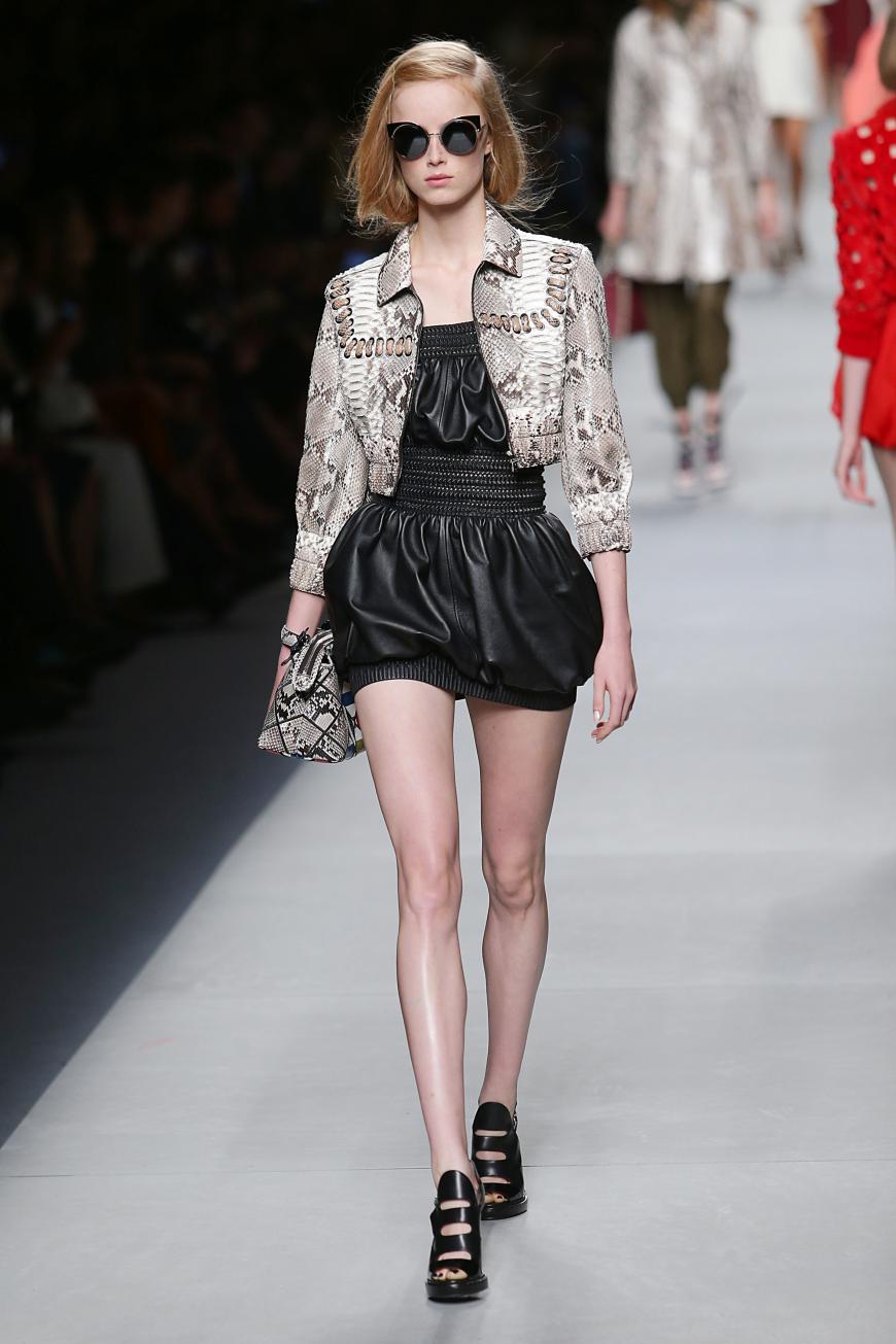 Ein weiteres Model bei Fendi.