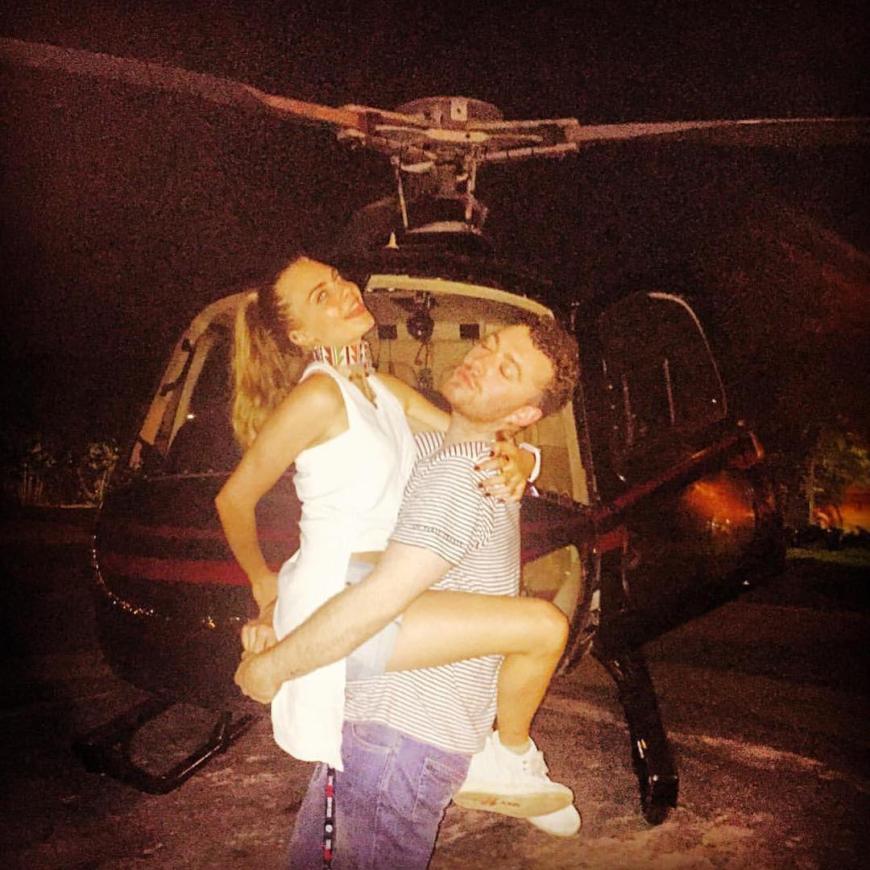 Cara on Tour! Das Model und Sam Smith haben eine Runde mit dem Helikopter gedreht.
