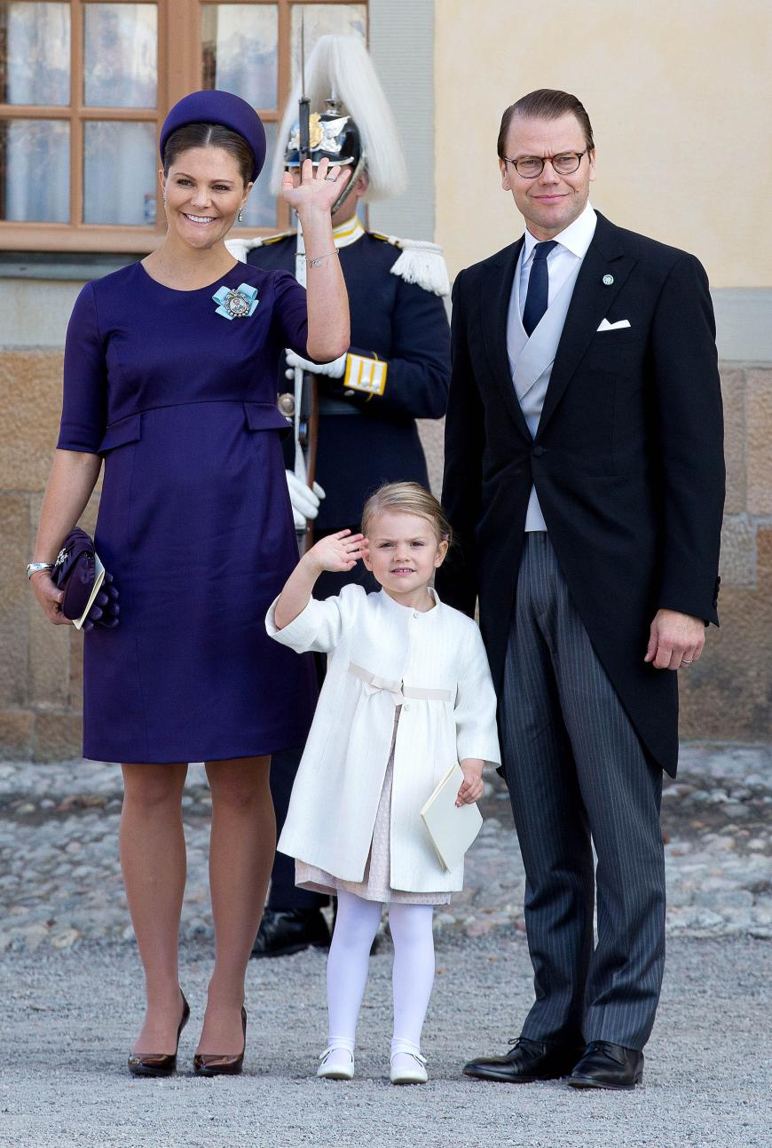 Die feine Dame... Wie eine kleine Lady präsentierte sich Estelle bei der Taufe ihres Cousins Nicolas.