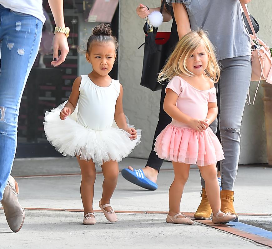 North West und Penelope als zuckersüße Ballerinas.