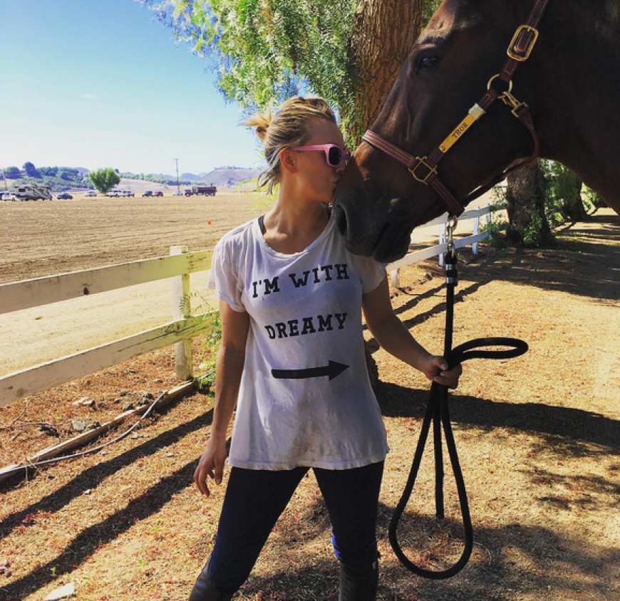 Wahre Liebe! Kaley Cuoco braucht keinen Mann zum glücklich sein!