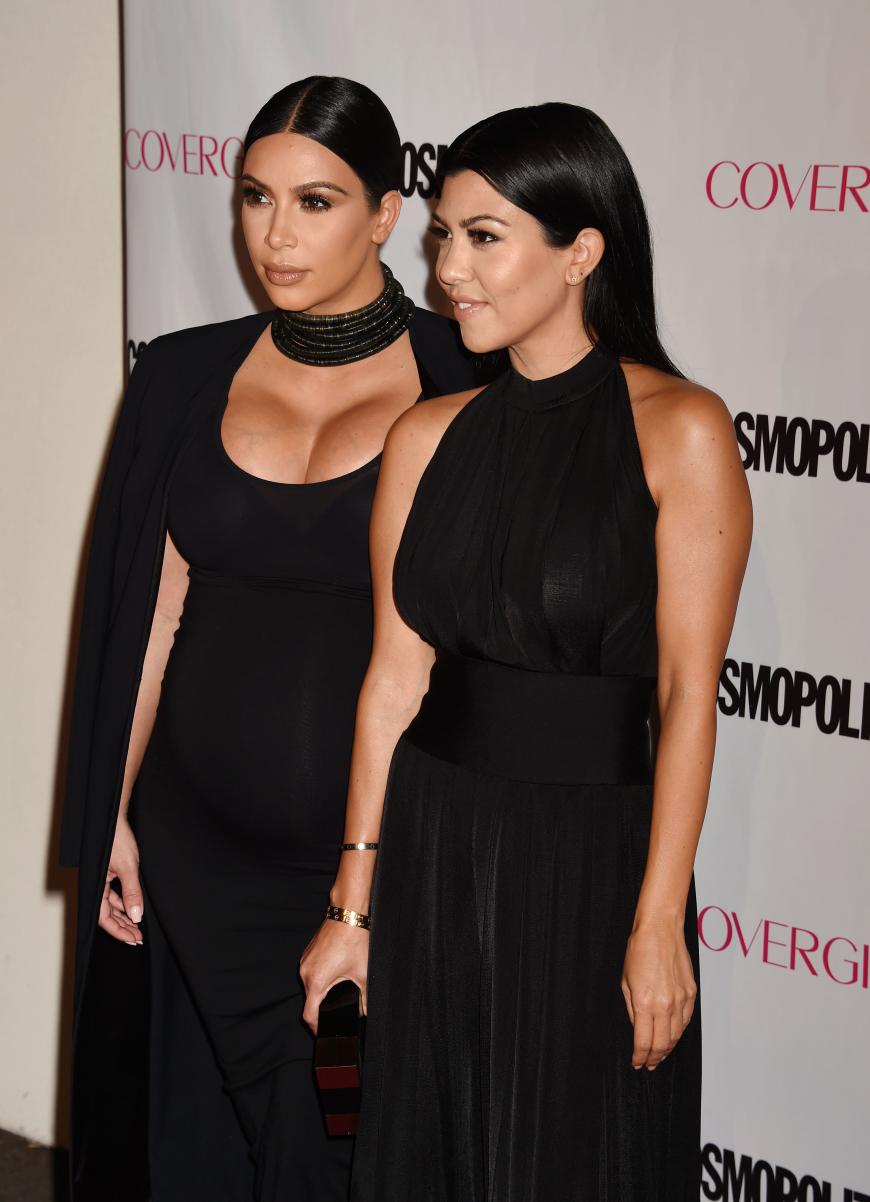 Es sind Kim und Kourtney Kardashian!