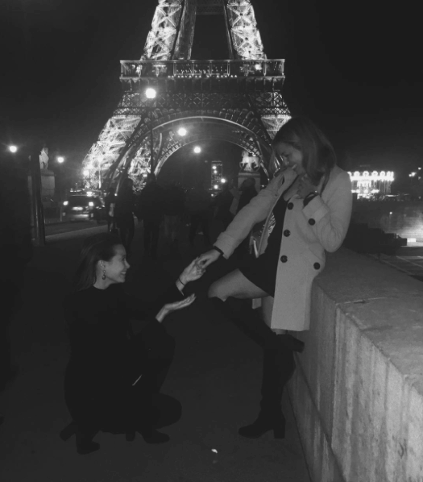 Awww! Mandy Capristo nimmt selbst das Zepter in die Hand und macht einen Heiratsantrag.