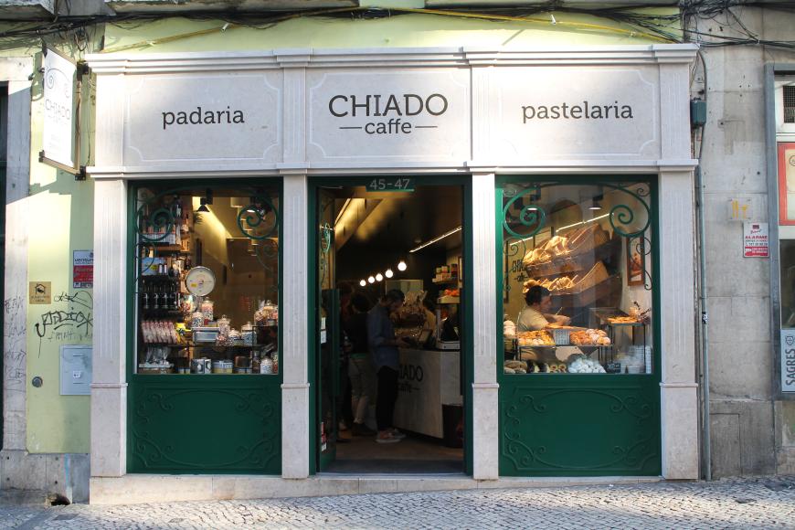 Wer nicht ganz nach Belém fahren will: Leckere Natas gibt es auch im „Chiado