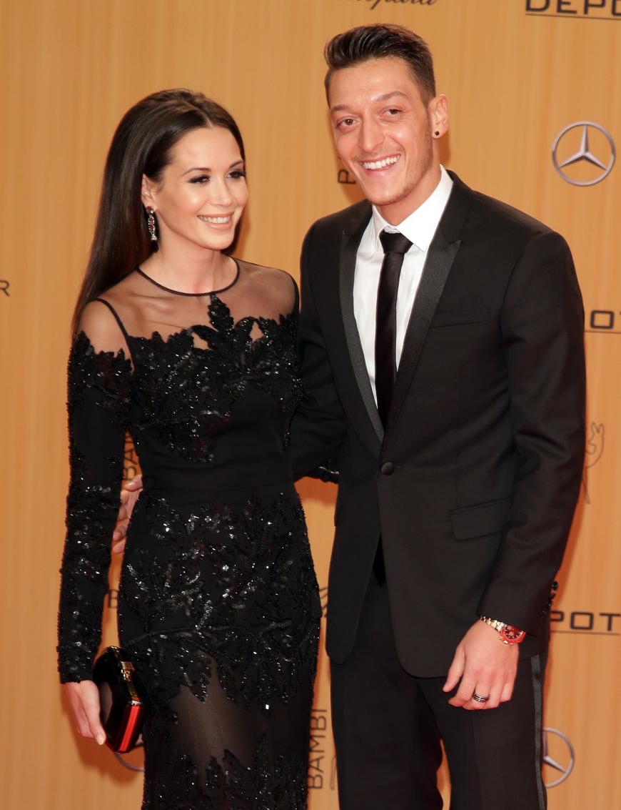 Wer hätte das gedacht? Mandy Capristo und Fußballer Mesut Özil wagen Liebesversuch Nummer 2.