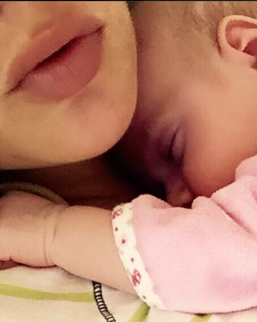Die beste Medizin: Kuscheln mit Mama!
