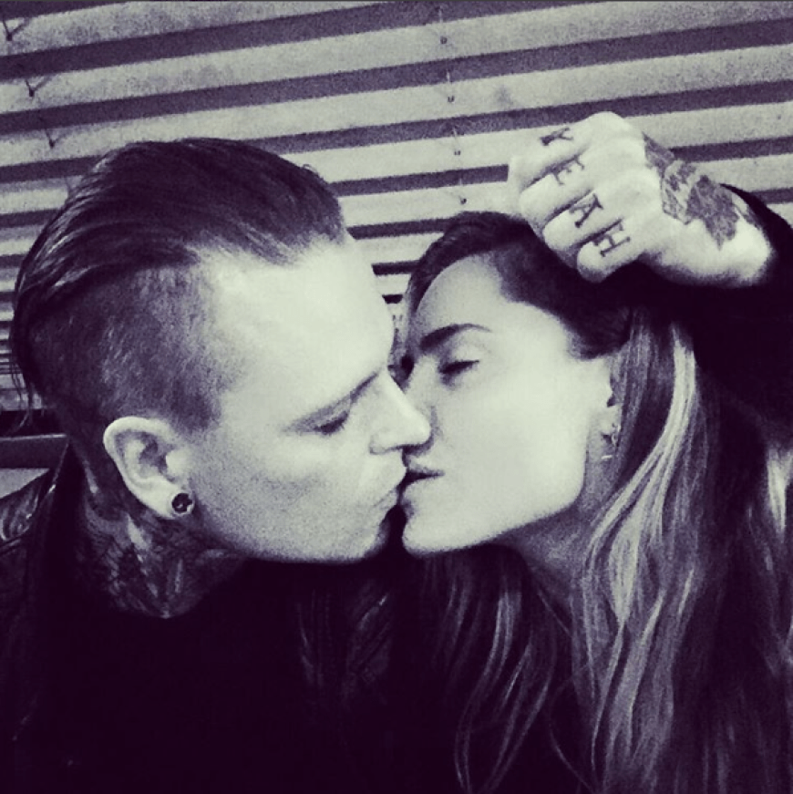 Ihr Neuer? Andy LaPlegua postete diesen heißen Kuss-Schnappschuss auf seiner Instagram-Seite.