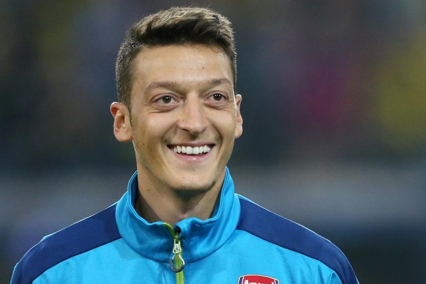 Herzallerliebst: Mesut Özil hat spätestens jetzt unser Herz erobert.