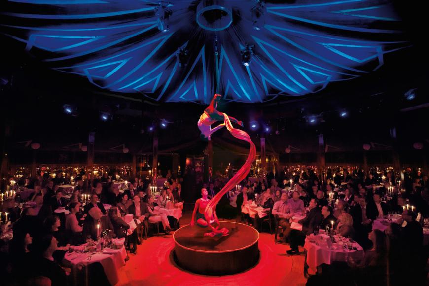 Das etwas andere Geschenk: Bei einem leckeren Dinner könnt ihr euch mit eurer Freundin im Gourmet-Theater