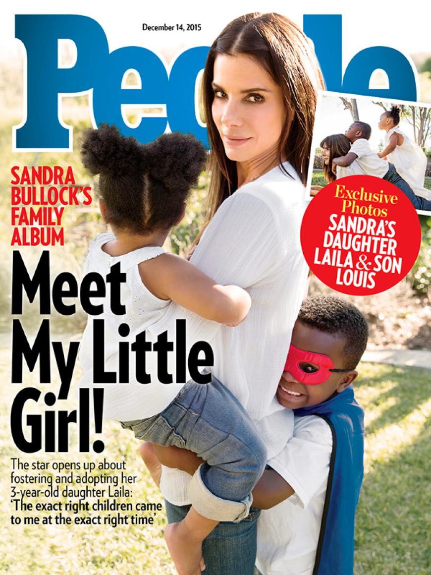 Sandra Bullock präsentiert ihre beiden Kinder auf dem Dezember-Cover des US-Magazins