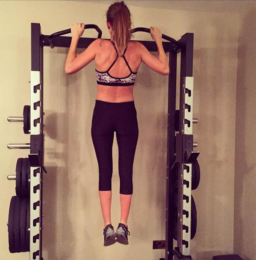 Millie Macintosh hängt ne Runde rum...