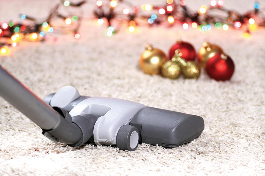 Besorgungen, Kochen, Aufräumen & Einkaufen - damit verbringen wir die meiste Zeit an Weihnachten und zu Silvester. Wie wäre es da, eine Haushaltshilfe für das Putzen nach der Party oder dem Essgelage zu verschenken? Über www.helpling.de kannst du innerhalb weniger Klicks eine geprüfte und versicherte Reinigungskraft buchen - ab 12,90 Euro die Stunde.