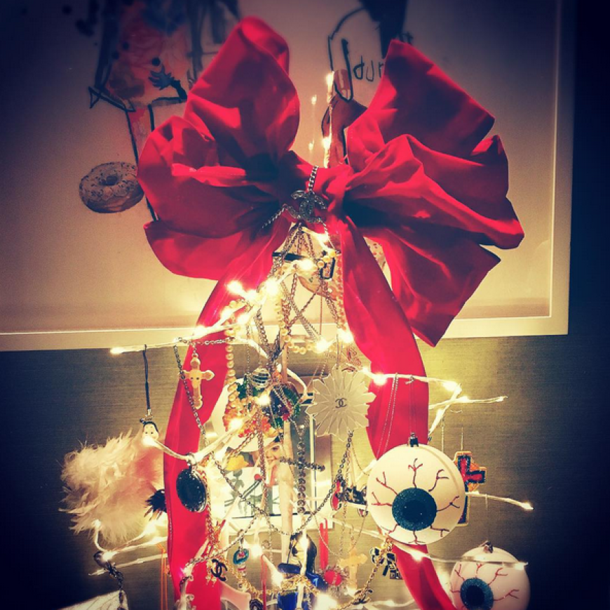 Bei Kelly Osbourne wird es an Weihnachten gruselig...