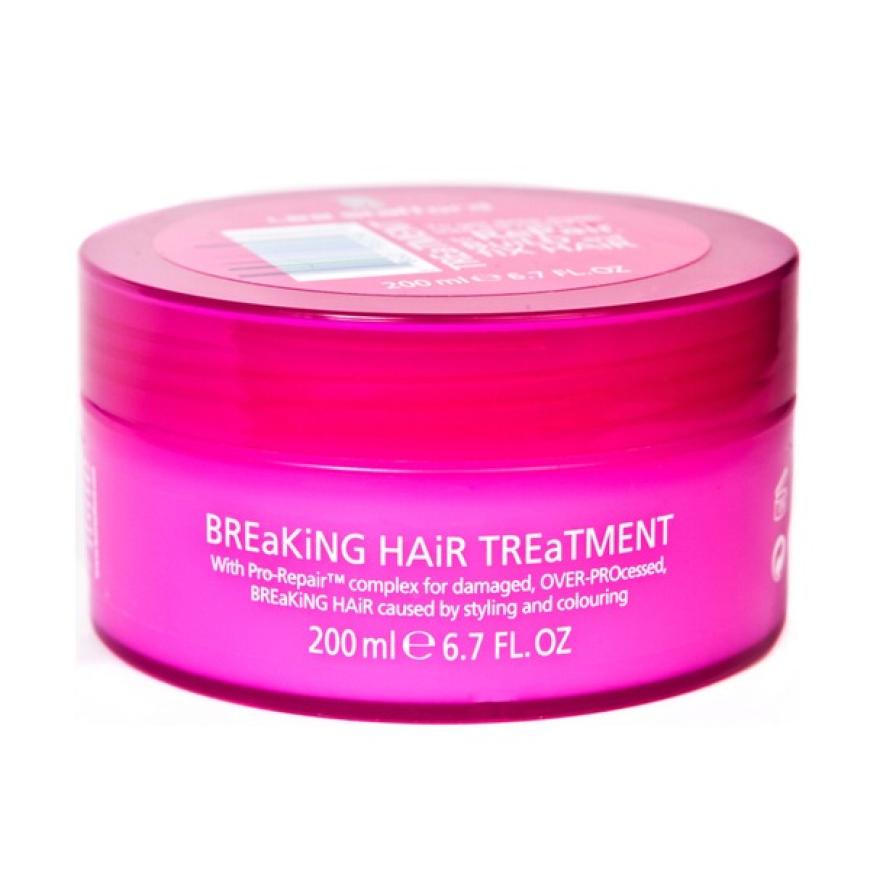 Und auch das Haar muss natürlich glänzen: „Breaking Hair Treatment“-Haarkur für geschädigtes, coloriertes und strapaziertes Haar von Lee Stafford, ca. 17,95 €