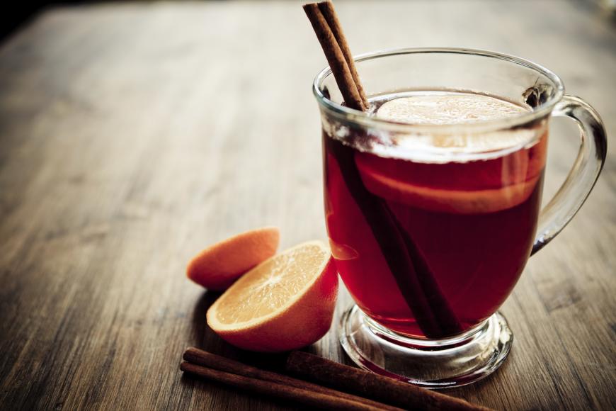 Von wegen Brummschädel: Selbstgemachter Glühwein kann nicht nur lecker sein, sondern auch gesund.