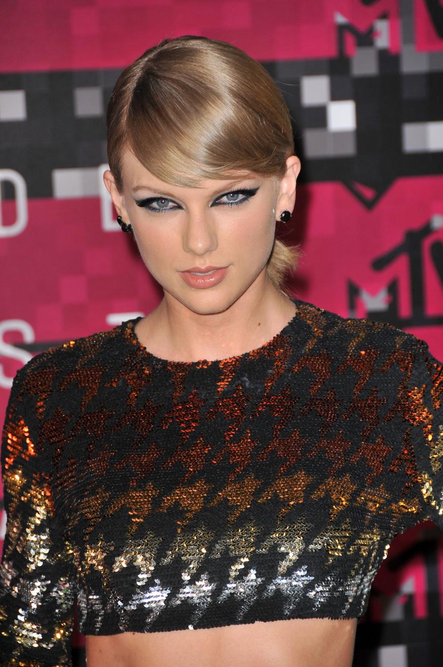 Pünktlich zum Jahreswechsel überrascht Taylor ihre Fans mit dem Clip zu