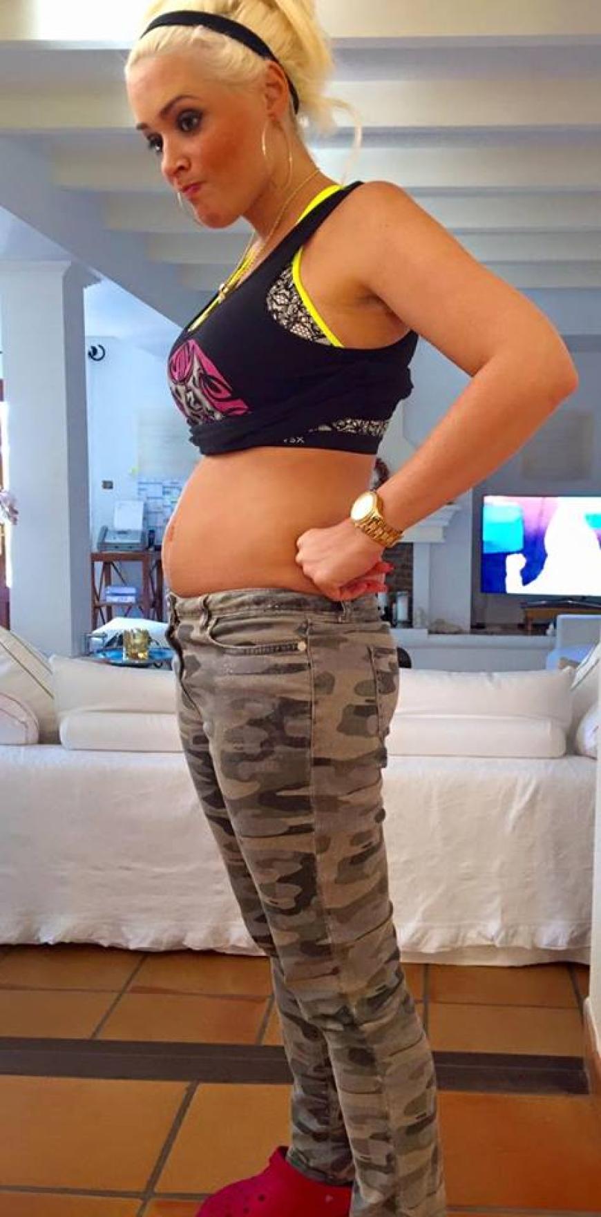 Gefrusteter Blick: Daniela Katzenberger erlebt gerade einen Diät-Rückschlag ...