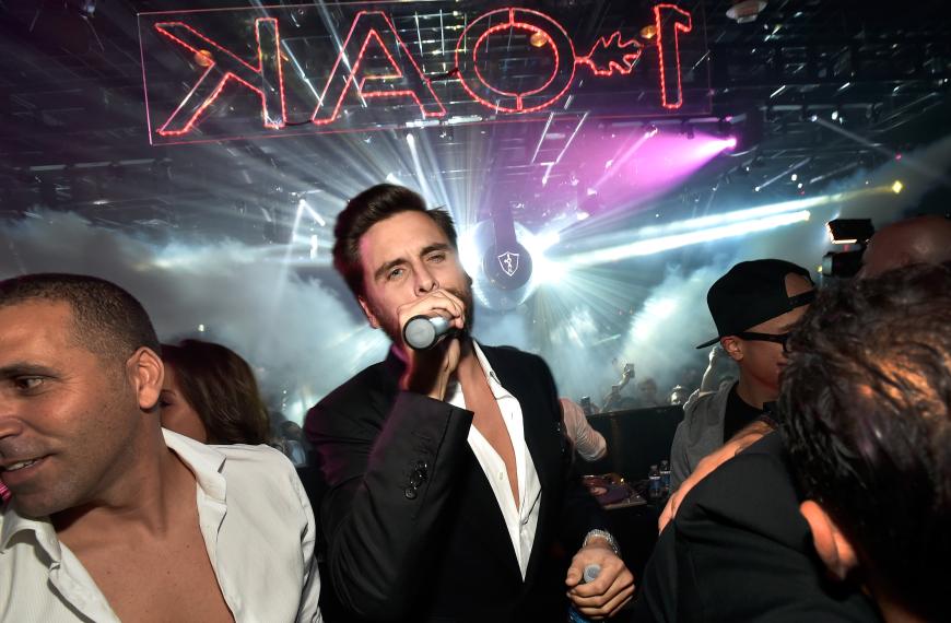 Scott Disick feierte in der Vergangenheit viel. Jetzt bereut er sein Verhalten.