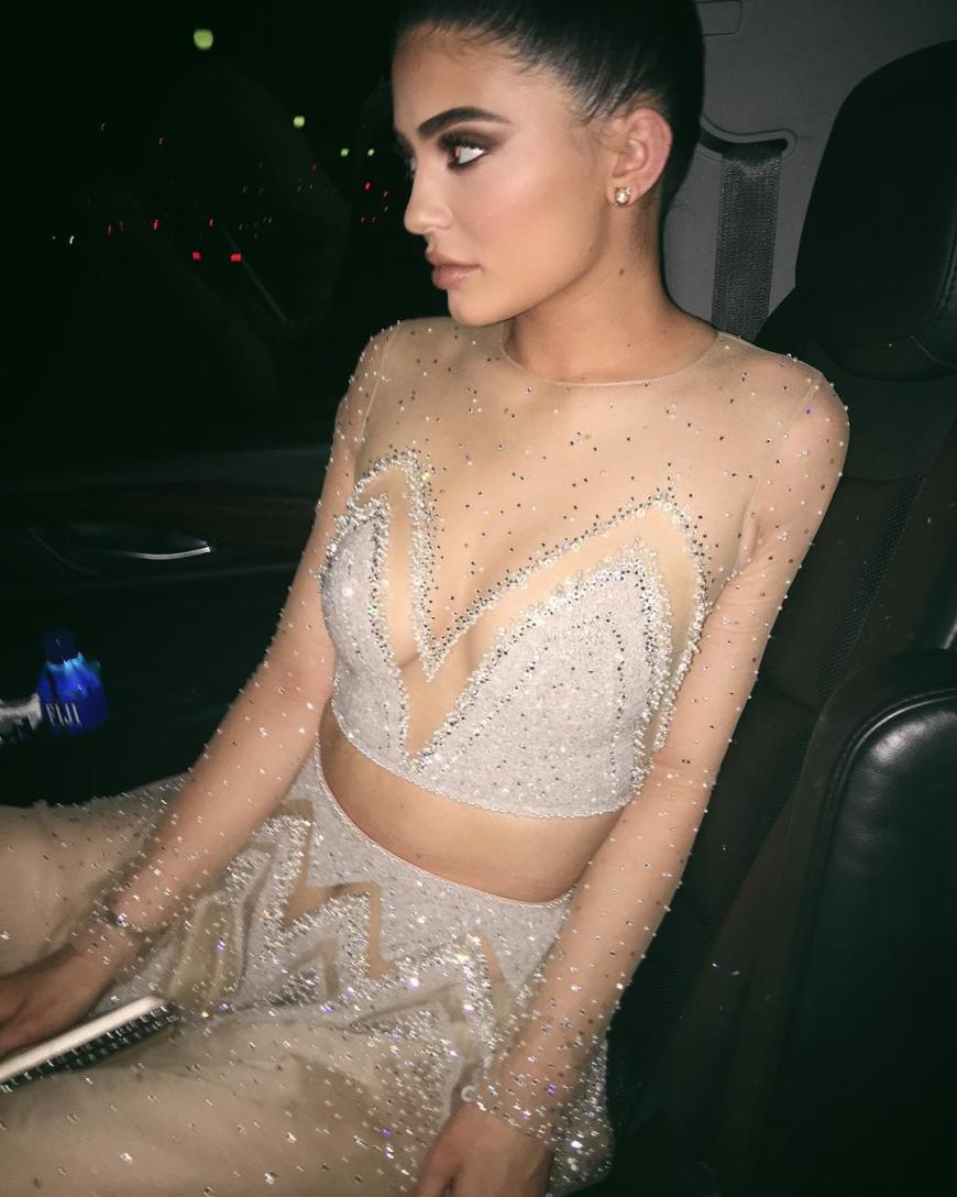 Nö, Unterwäsche mag Kylie Jenner nicht. Obenrum ist alles gut verdeckt, untenrum NICHT!