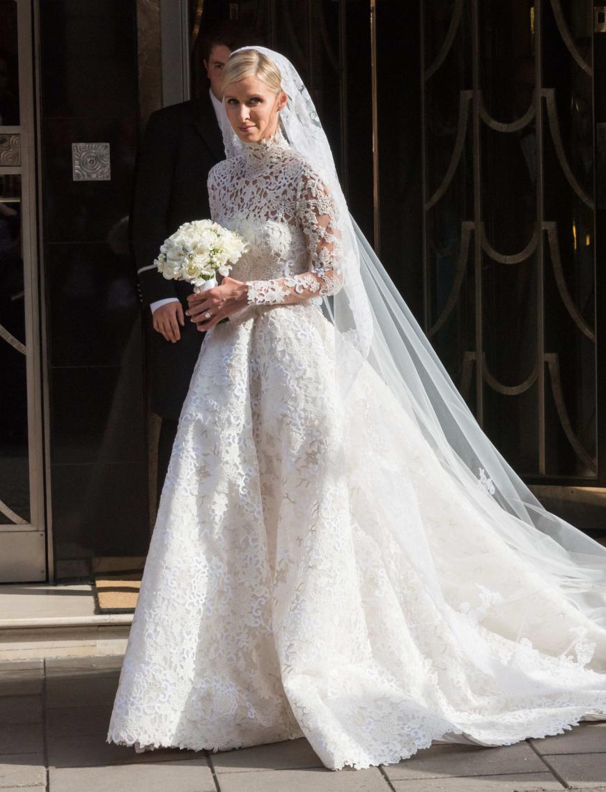 Die Modedesignerin heiratete ihren Liebsten in einem feinen Spizenkleid von Valentino.