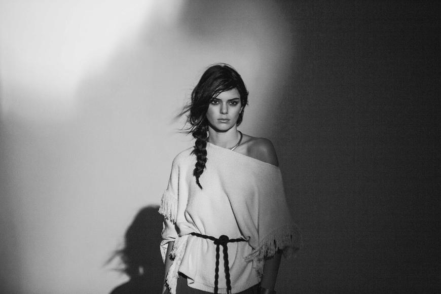 Tribal Spirit: Kendall Jenner präsentiert den ersten Trend der neuen Mango-Kampagne.