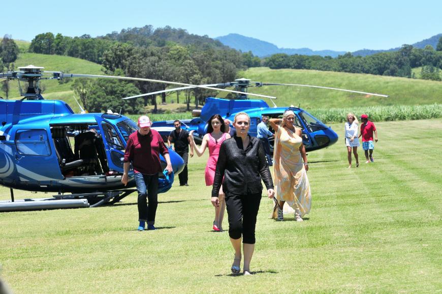 Die Dschungelcamp-Kandidaten sind mit ihren Helikoptern gelandet.