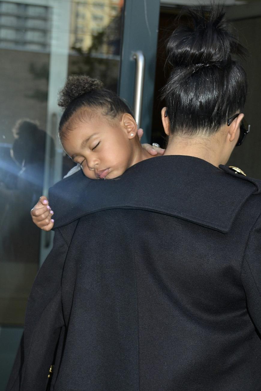 Die süße Tochter von Kim Kardashian muss sich jetzt die Aufmerksamkeit teilen.