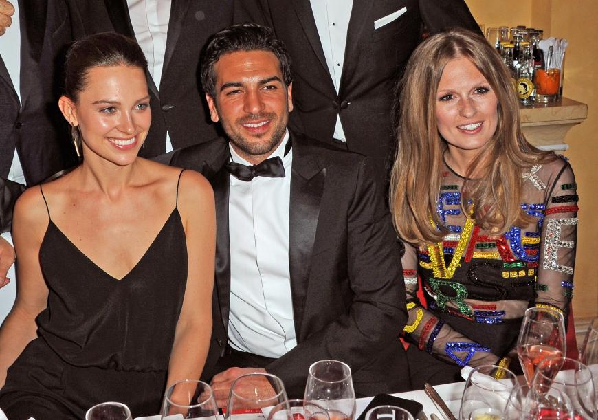 Beim deutschen Filmball zeigte das fisch verliebte Paar sich ganz vertraut.