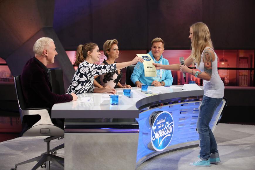 Mit ihrem unerwarteten Auftritt begeisterte die tätowierte Blondine die Jury.