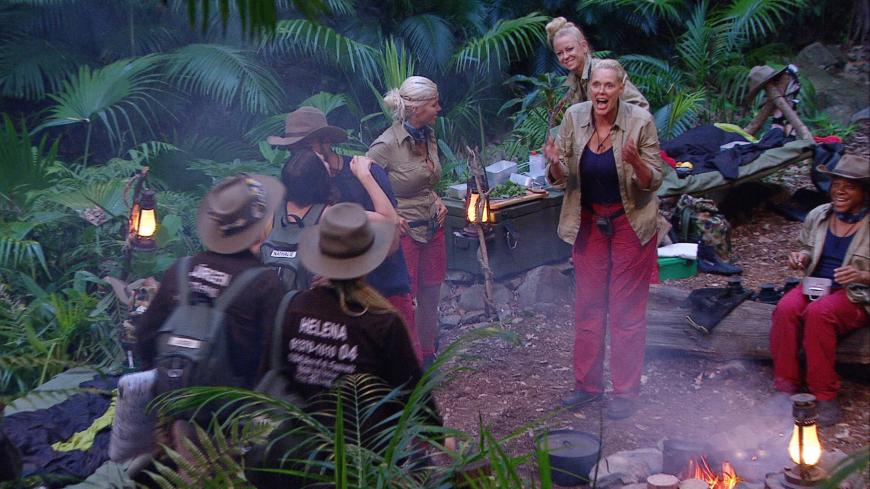 Brigitte Nielsen flippt schier aus vor Freude.
