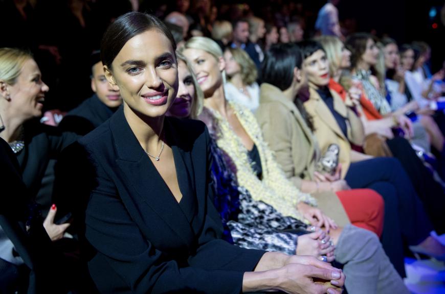 Tag 2 auf der MBFWB: Irina Shayk in der Front Row bei Marc Cain.