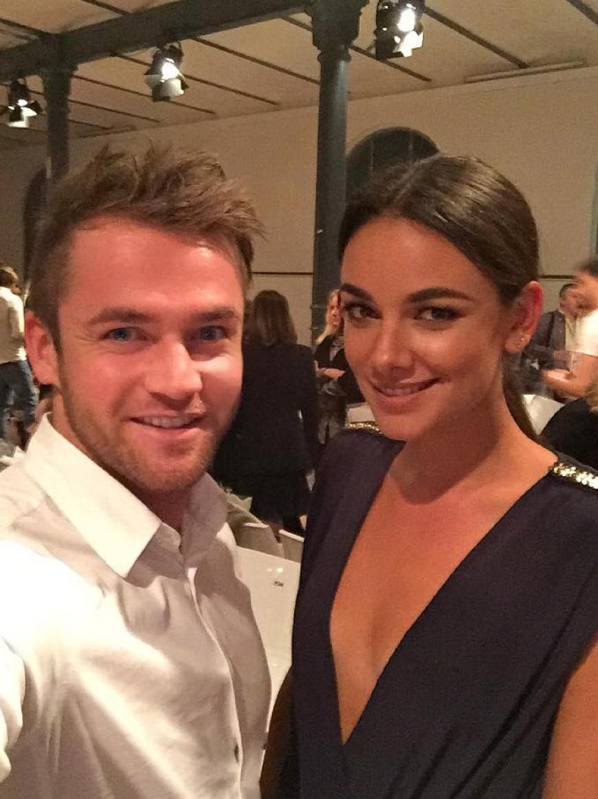 Cheese! Philipp Stehler und Janina Uhse mischen sich unter die Fashion-Crowd.