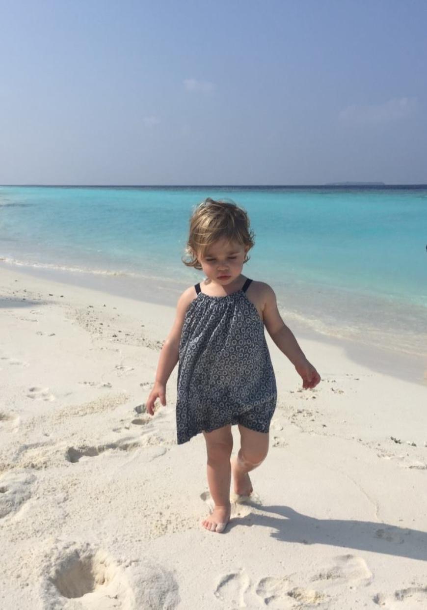 Prinzessin Leonore am traumhaften Strand
