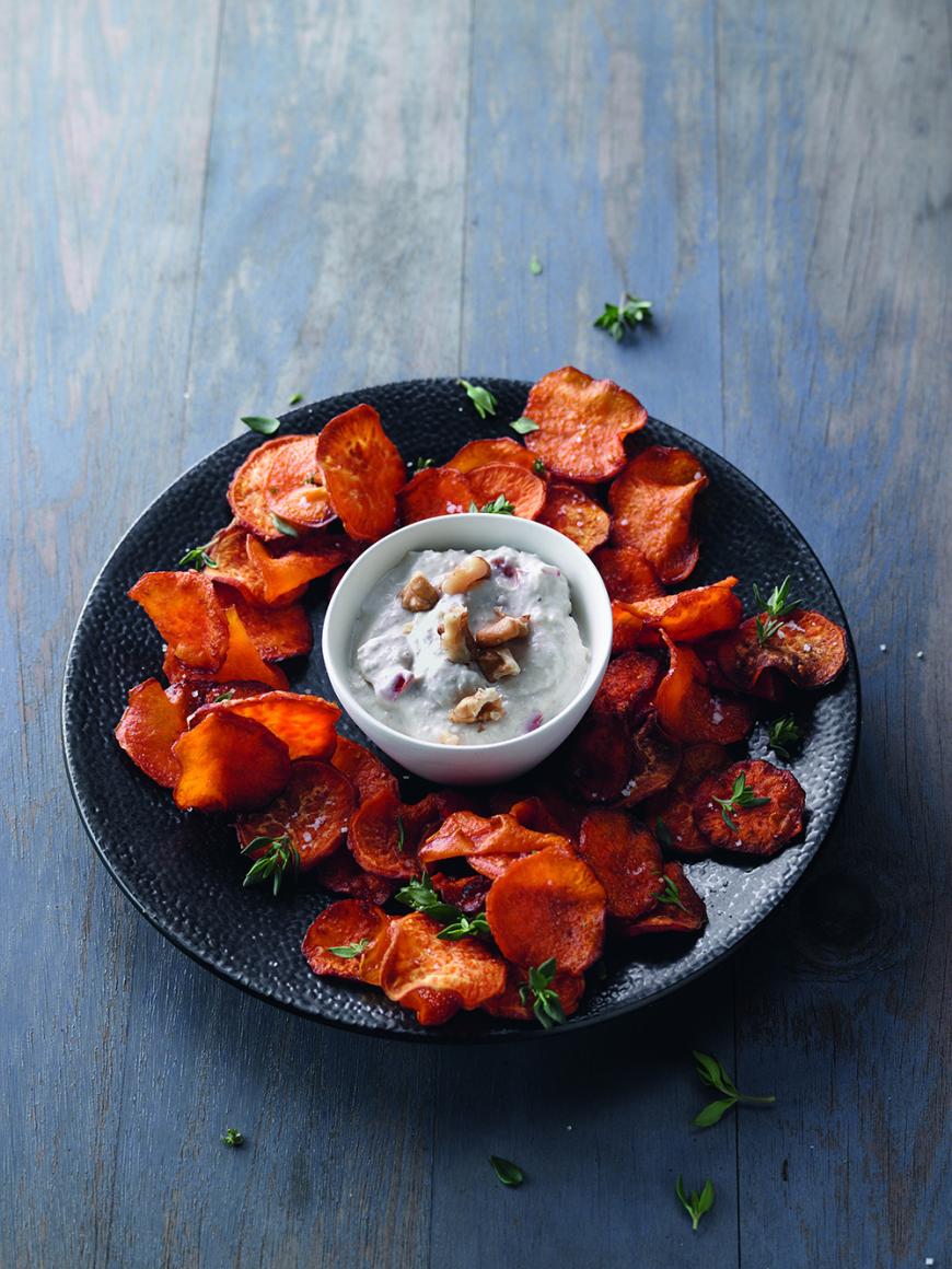 Süßkartoffelchips mit geröstetem Walnuss-Dip