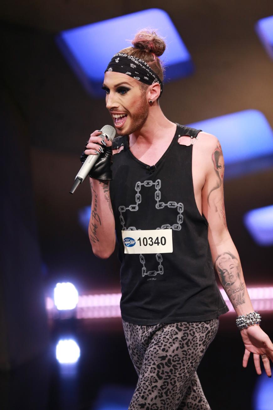 Walter Zauner überrascht als Doppelgängerin von Conchita Wurst bei