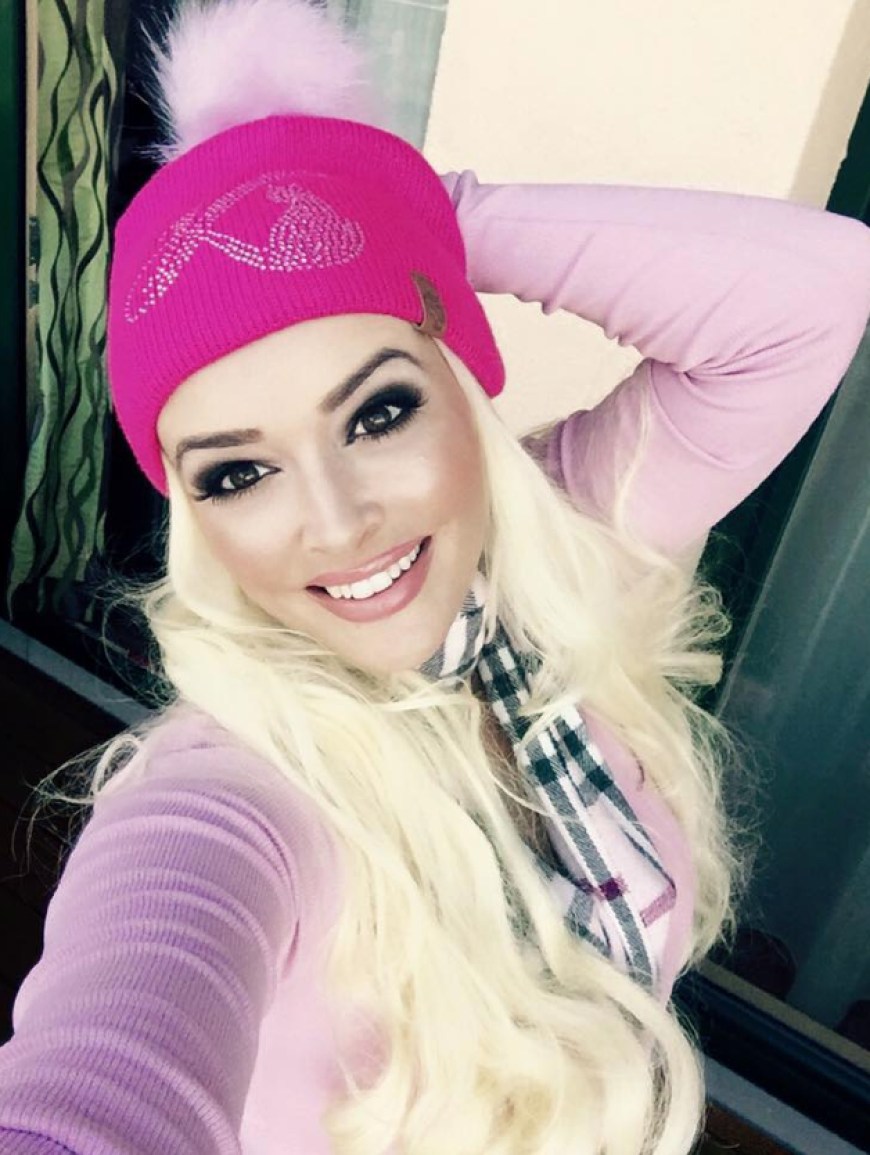 Daniela Katzenberger verfolgt das Dschungelcamp ebenfalls gespannt. Auch ihr Favorit ist Menderes.